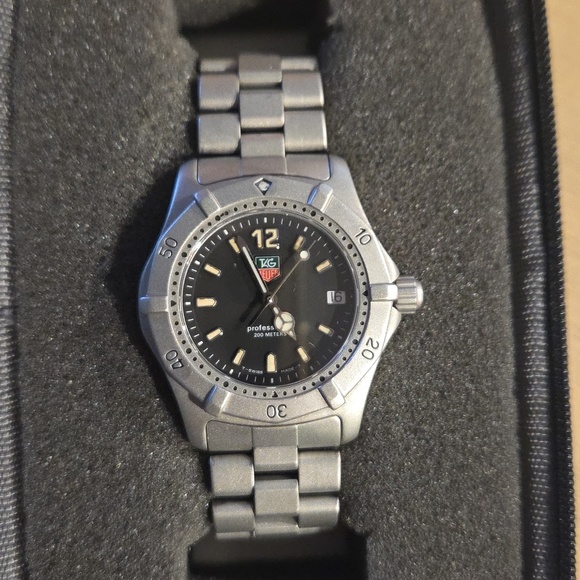 EUC Authentic TAG HEUER 2000 SERIES WATERPOOF LUXURY WATCH - Picture 5 of 11